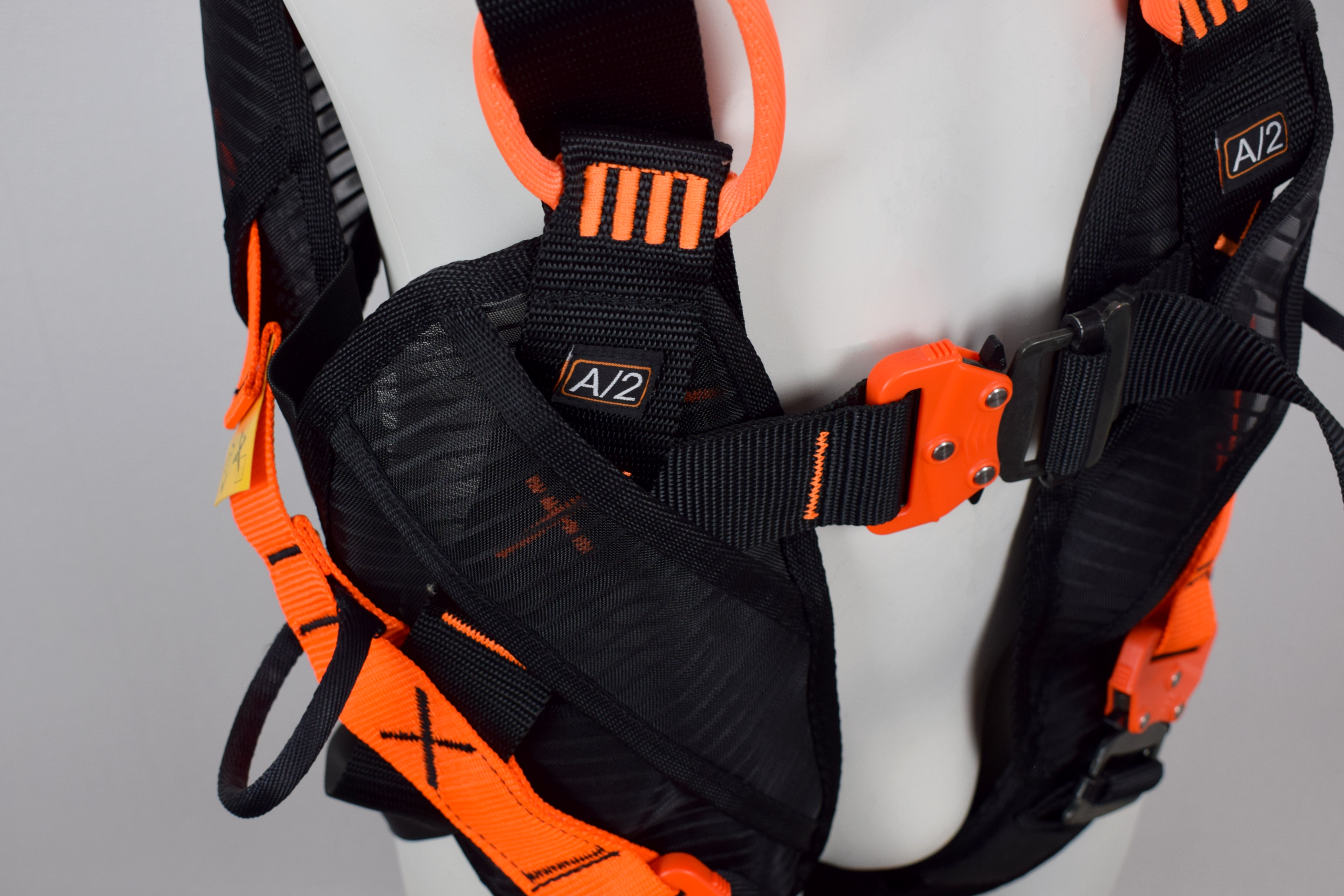 AR+01135 ARESTA Ultra Plus 3 Mesh Harness with EEZE-KLICK Buckles - M-XL - Image 3